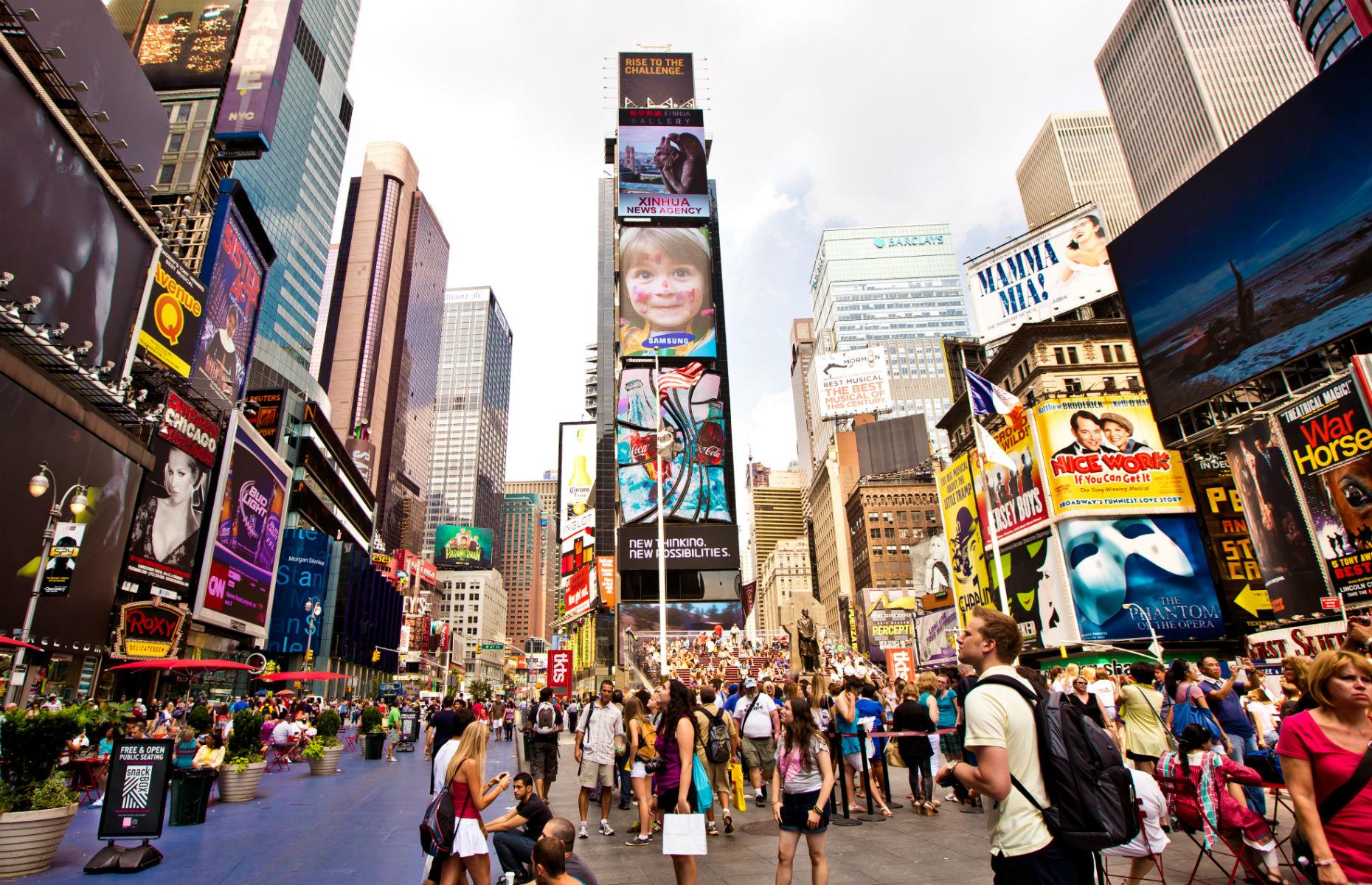 New york how time. Нью-Йорк Таймс сквер. Площадь Таймс-сквер в Нью-Йорке. Манхэттен Таймс сквер площадь США. Нью-Йорк улица Таймс сквер.